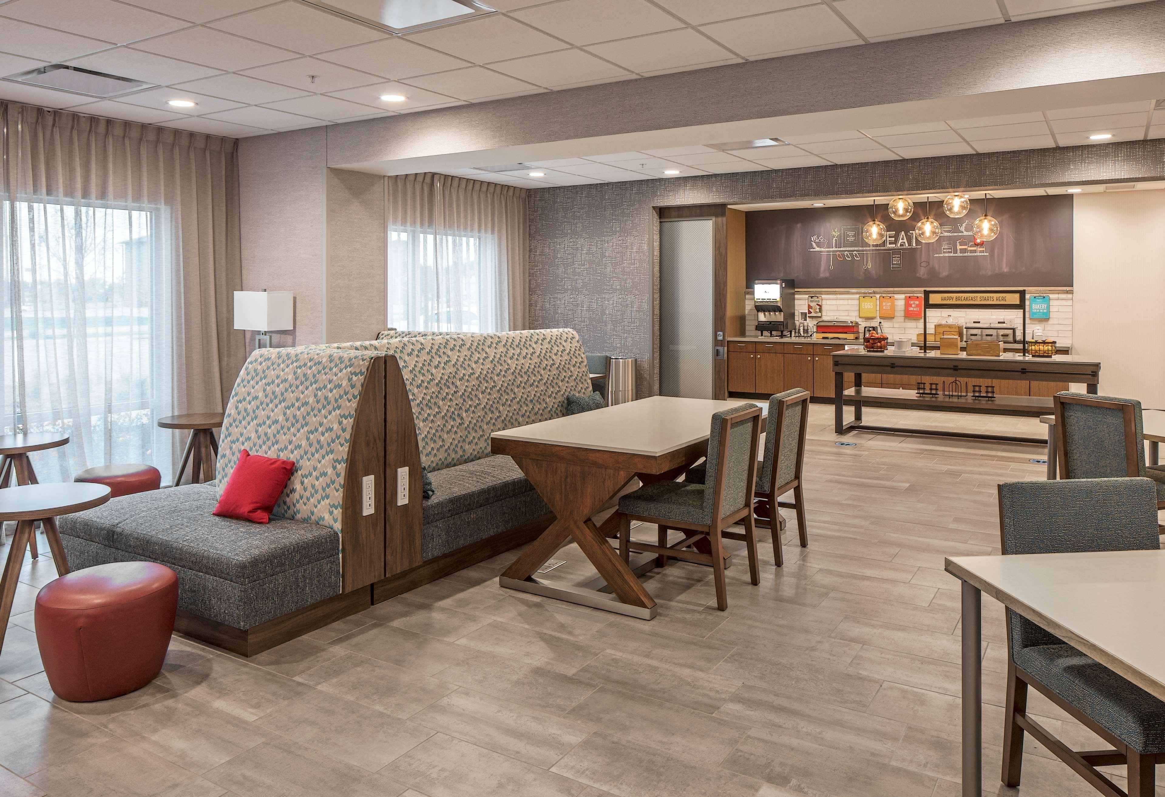 Hampton Inn Hastings Exterior photo