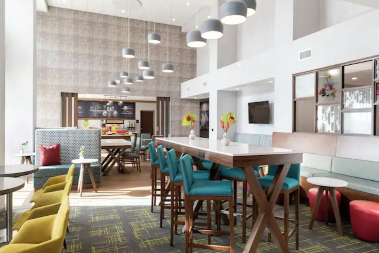 Hampton Inn Hastings Exterior photo